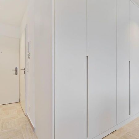Modern Studio With King Bed, Walk To Attractions Luxemburgo Exterior foto