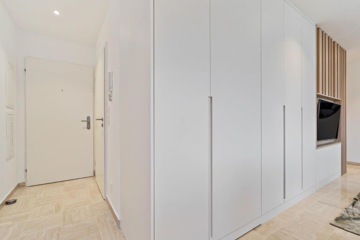 Modern Studio With King Bed, Walk To Attractions Luxemburgo Exterior foto