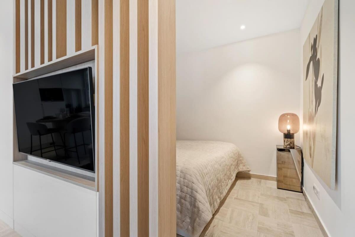 Modern Studio With King Bed, Walk To Attractions Luxemburgo Exterior foto